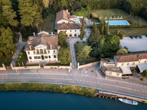 Гостиница Relais et Châteaux Hotel Villa Franceschi  Мира